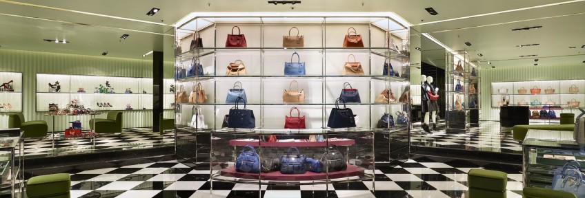 Discover the new Prada boutique in Vienna, Austria - Inside the store
