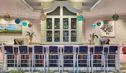 Best Colourful Home Decor Ideas To Enhance Your Home Interior Design ➤ To see more news about the Interior Design Shops in the world visit us at www.interiordesignshop.net/ #interiordesign #homedecor #interiordesignshop #shopping @interiordesignshop @bocadolobo @delightfulll @brabbu @essentialhomeeu @circudesign @mvalentinabath @luxxu @covethouse_