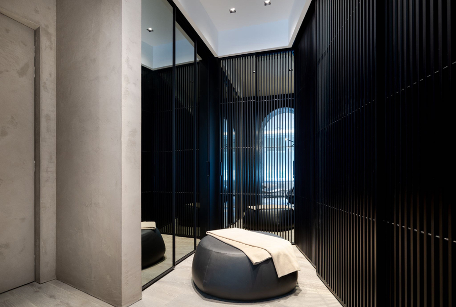 UZCA Designs presents a Cosmopolitan Sophisticated Residence